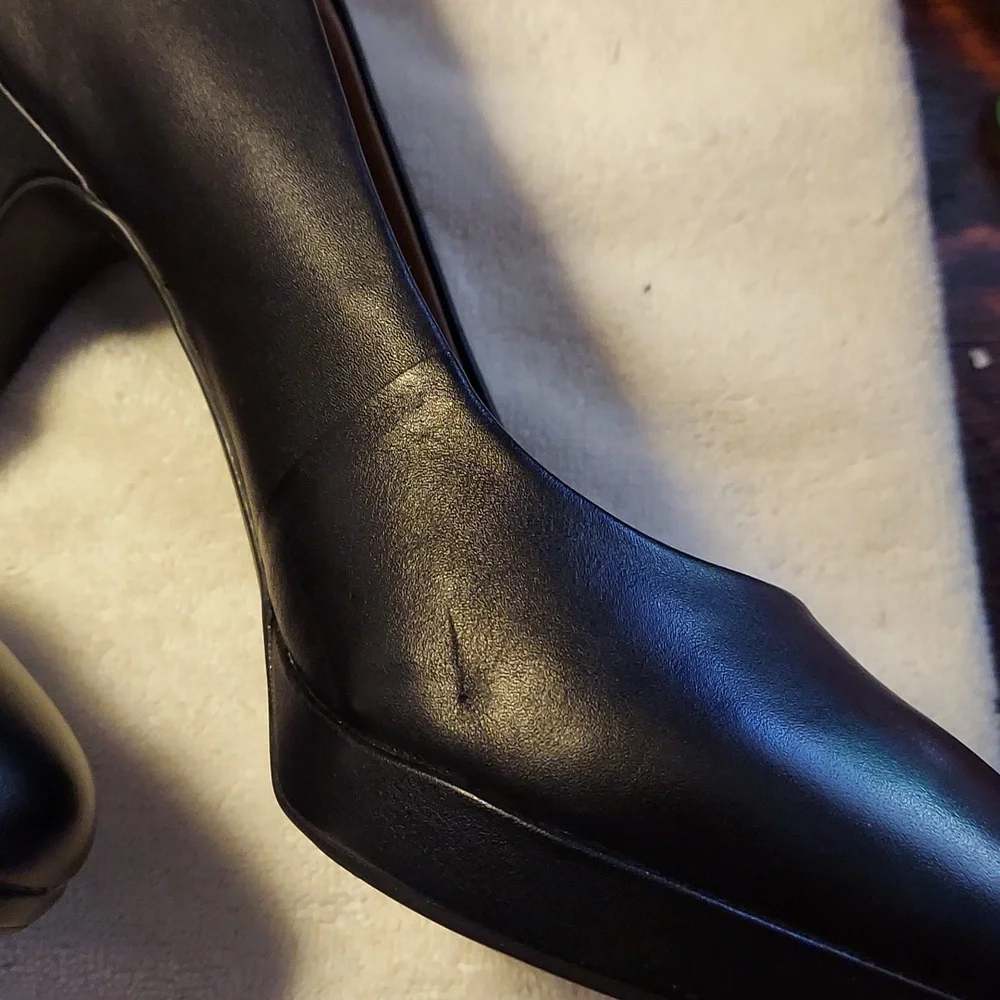 Shoes - Picture 4 of 7